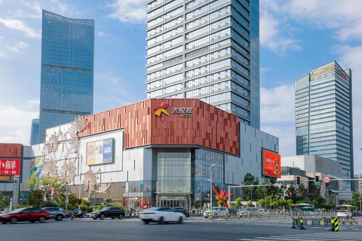 大悦城项目外景,购物中心外立面与城市街景,中购联《商业周刊》原文配图